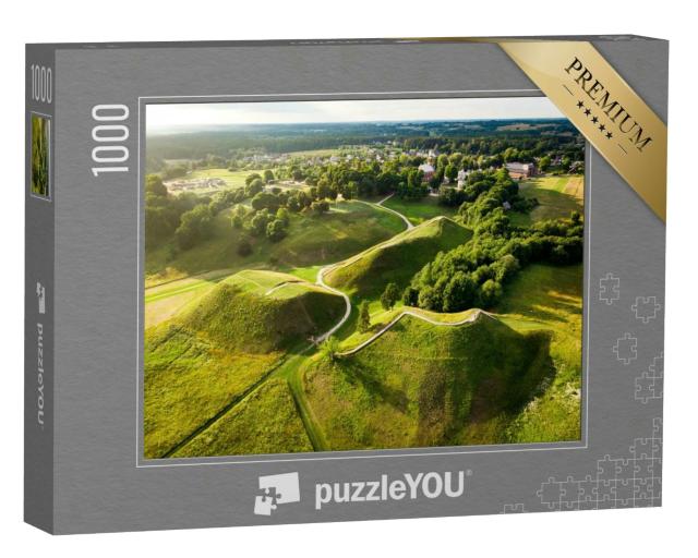 Puzzle 1000 Teile „Luftaufnahme der archäologischen Stätte Kernave, ehemals Hauptstadt von Litauen“