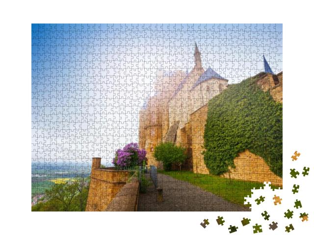 Puzzle 1000 Teile „Mauer mit Efeu der schönen Burg Hohenzollern“