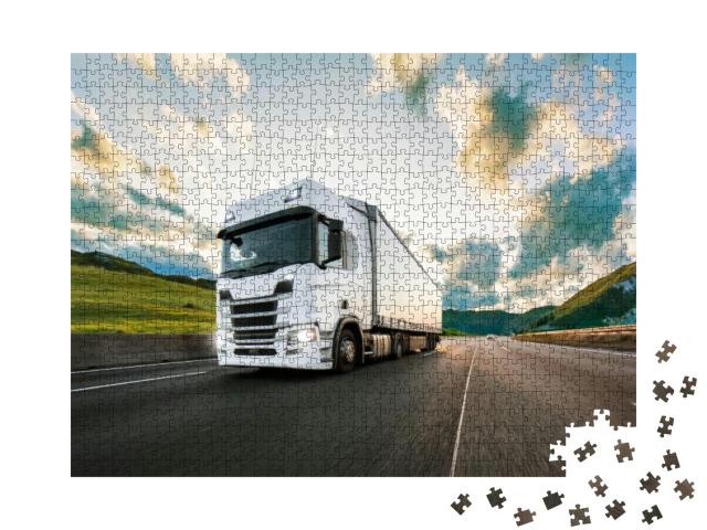 Puzzle 1000 Teile „LKW mit Container auf der Autobahn, bewölkter Himmel“