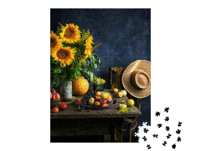 Puzzle 1000 Teile „Herbststillleben mit Sonnenblumen, antiken Möbeln und einem Strohhut“