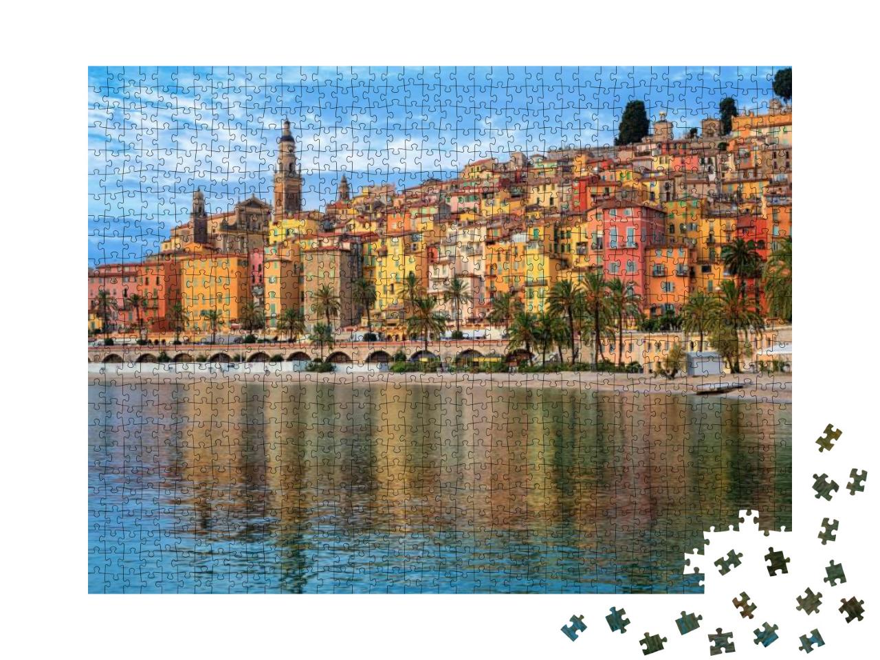 Puzzle 1000 Teile „Bunte Häuser und Sandstrand: Blick auf Menton, Riviera, Frankreich“