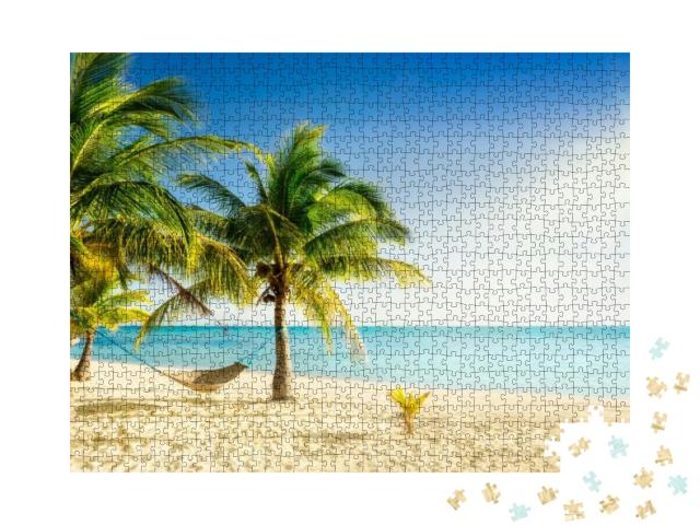 Puzzle 1000 Teile „Paradiesstrand mit Palmen und traditioneller geflochtener Hängematte“