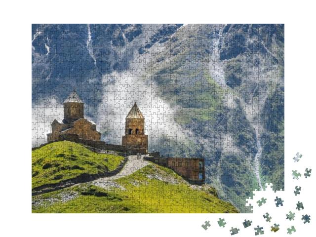 Puzzle 1000 Teile „Dreifaltigkeitskirche Gergeti beim Dorf Gergeti in Georgien“