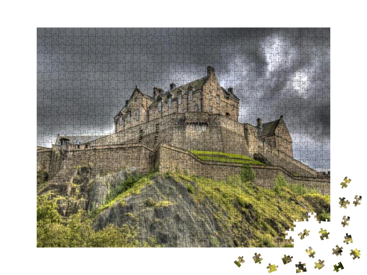 Puzzle 1000 Teile „Edinburgh Castle auf dem Castle Rock in Edinburgh, Schottland, Großbritannien“