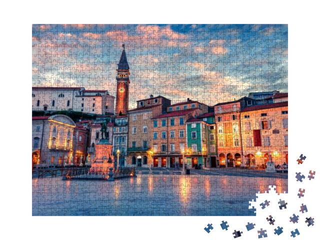 Puzzle 1000 Teile „Spektakuläre Abendansicht des Tartini-Platzes in der Altstadt von Piran, Slowenien“