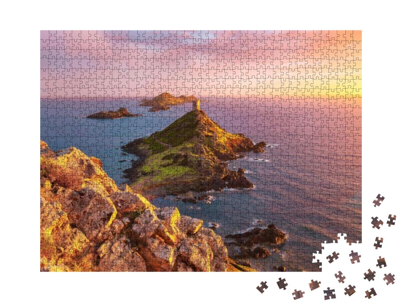 Puzzle 1000 Teile „Sonnenuntergang am Torra di a Parata mit dem Genueser Turm, Korsika“