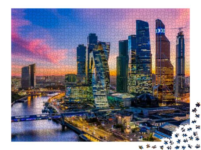 Puzzle 2000 Teile „Luftbild von Moskau City mit Wolkenkratzern und Skyline, Russland“