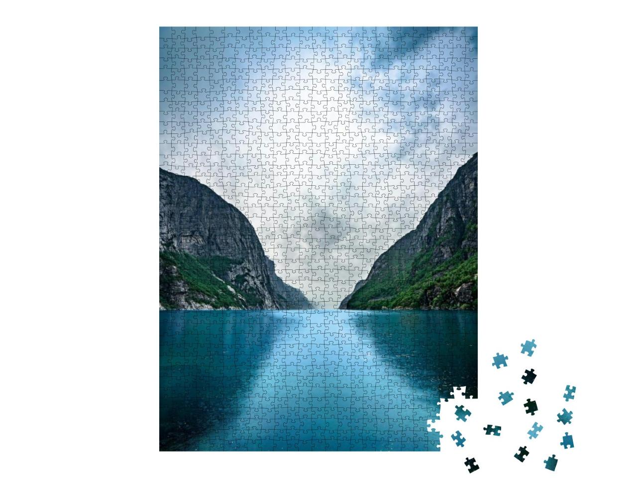 Puzzle 1000 Teile „Blick über dem Meeresspiegel: Norwegischer Fjord“