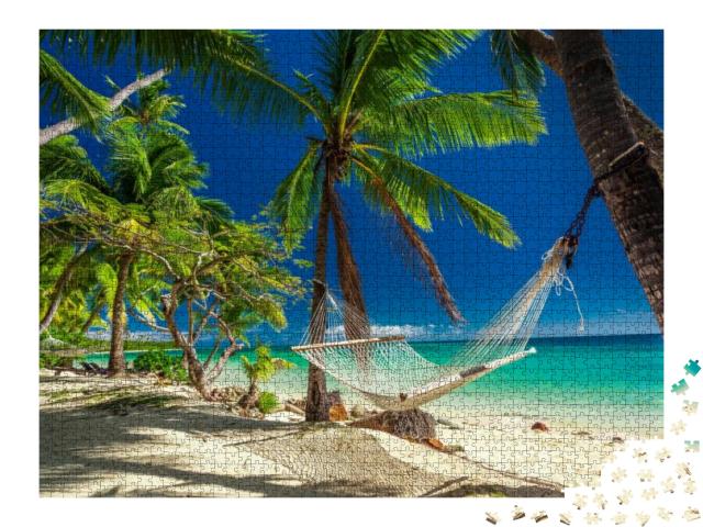 Puzzle 2000 Teile „Hängematte unter tropischen Palmen, Fidschi-Inseln“