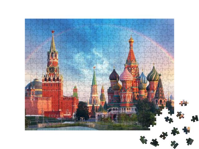 Puzzle 500 Teile „Panoramablick auf den Roten Platz mit Moskauer Kreml und Regenbogen“