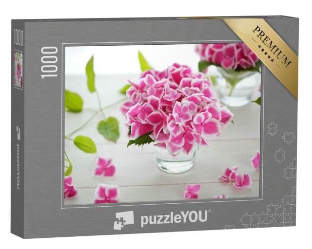 Puzzle 1000 Teile „Schöne rosa Hortensienblüten in Glasvase“