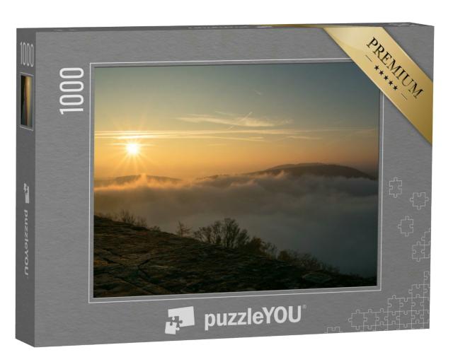 Puzzle 1000 Teile „Inversionswetterlage am Edersee mit Sonnenaufgang“