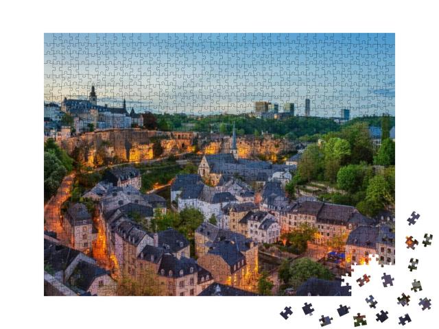 Puzzle 1000 Teile „Nachtansicht von Luxemburg Stadt: Blick vom Kirchberg“