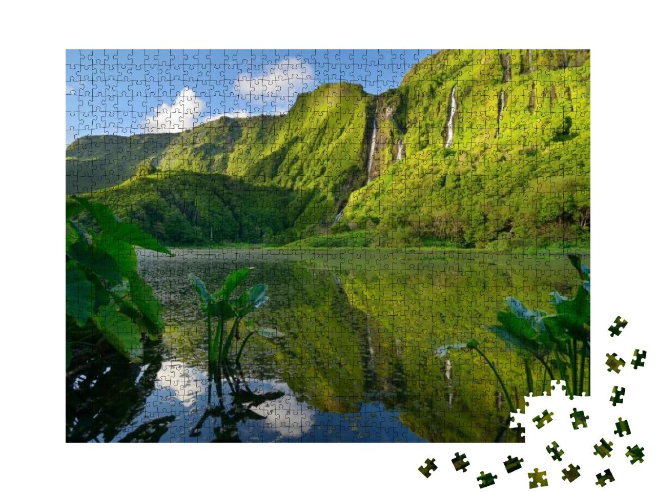 Puzzle 1000 Teile „Wunderschöne bewaldete Insel Flores, Azoren, Portugal“