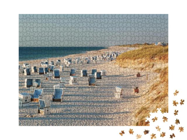 Puzzle 1000 Teile „Strand mit Strandkörben im Abendlicht bei Kampen auf Sylt“