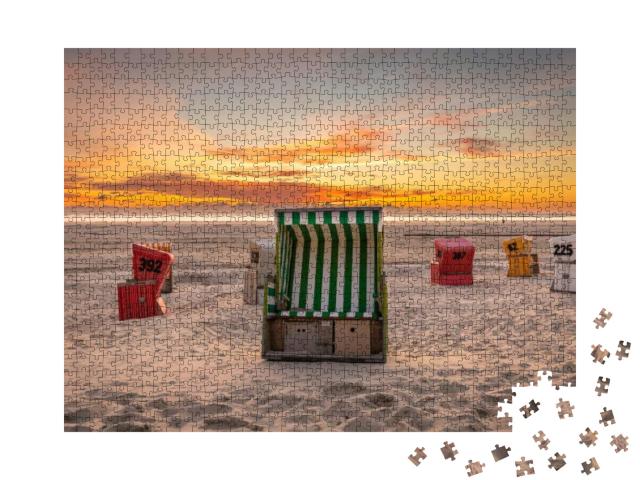 Puzzle 1000 Teile „Leere Strandkörbe auf Langeoog bei Sonnenuntergang, Niedersachsen“