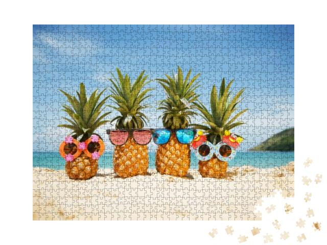 Puzzle 1000 Teile „Coole Ananas-Früchte mit Sonnenbrillen am Strand“