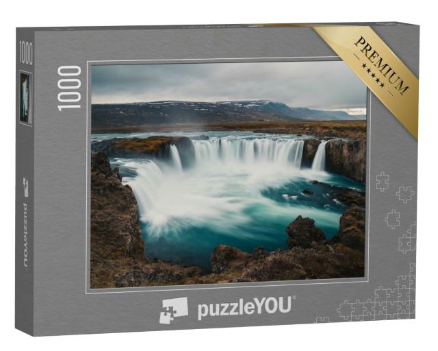 Puzzle 1000 Teile „Godafoss: berühmter Wasserfall von Island, Blick vom Steinufer“