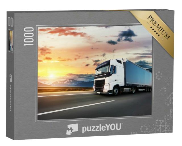 Puzzle 1000 Teile „Europäischer LKW auf der Autobahn vor dramatischem Sonnenuntergang“