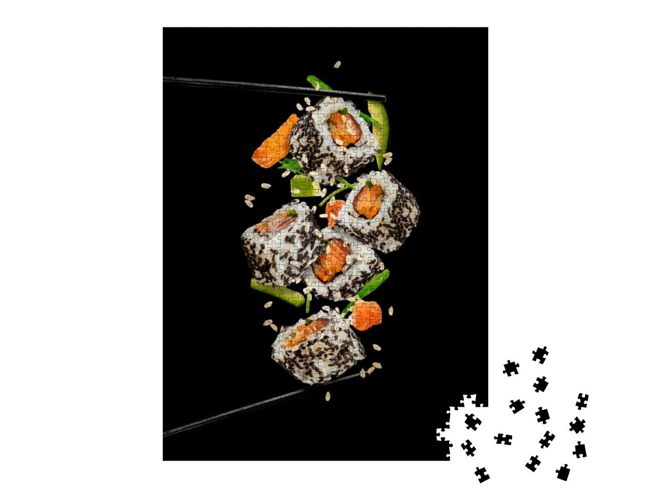 Puzzle 1000 Teile „Sushi-Stücke zwischen Stäbchen platziert vor schwarzem Hintergrund“