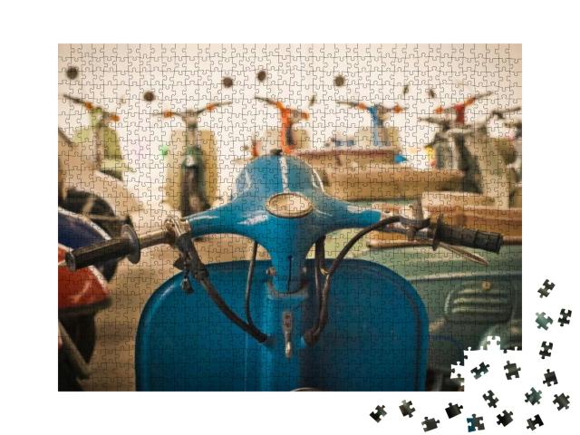 Puzzle 1000 Teile „Klassisches altes blaues Moped, viele Mopeds in unterschiedlichen Farben“