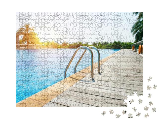 Puzzle 1000 Teile „Urlaub im Sommer: Eine Runde schwimmen im Pool am Morgen“