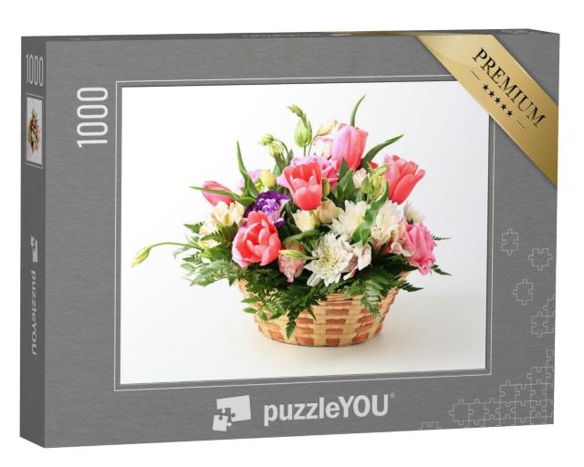 Puzzle 1000 Teile „Korb mit Blumen vor weißem Hintergrund“