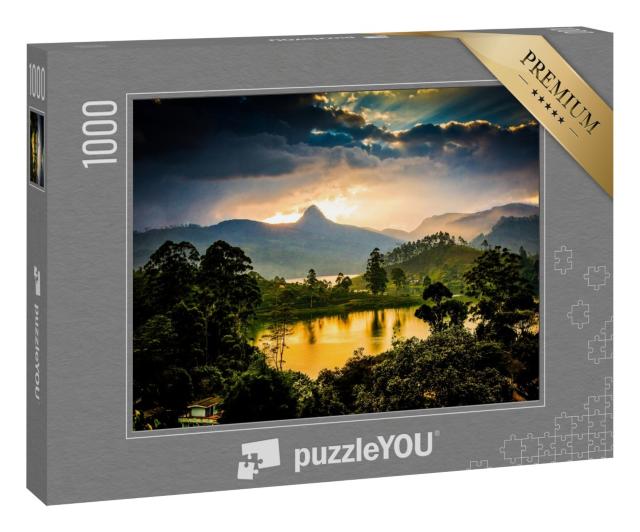 Puzzle 1000 Teile „Teeplantagen vor dem Sri Pada bei Sonnenuntergang“
