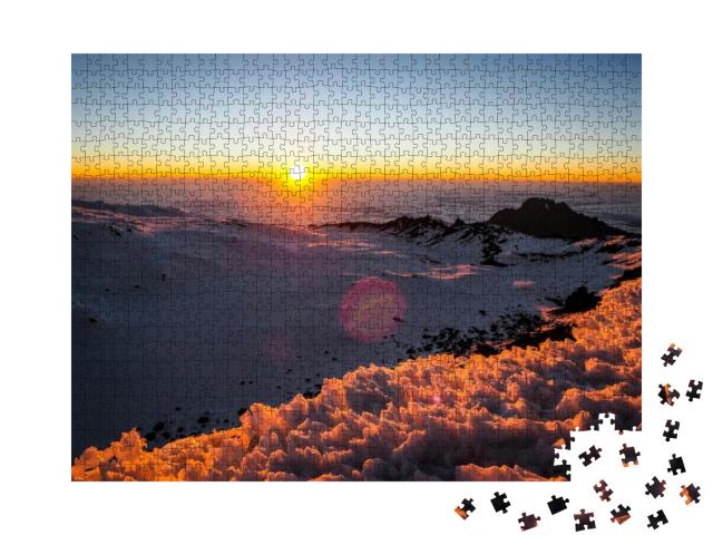 Puzzle 1000 Teile „Sonnenaufgang über dem schneebedeckten Kilimanjaro, Tansania“