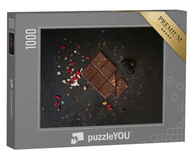 Puzzle 1000 Teile „dunkle Schokolade umgeben von Açaí, Kokoschips, Brombeeren und Kakaopulver“