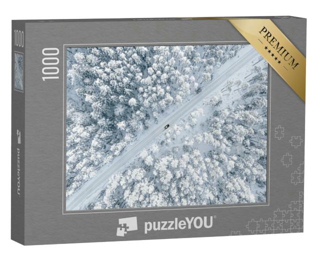 Puzzle 1000 Teile „Ein verschneiter Waldweg von oben“