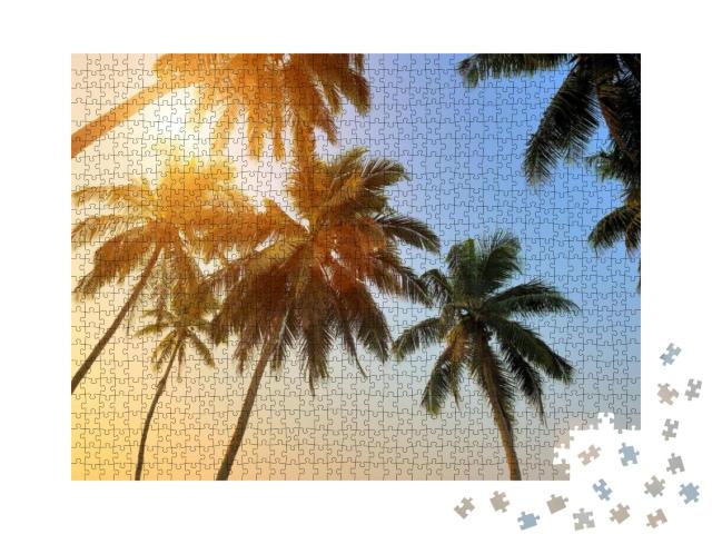 Puzzle 1000 Teile „Schöner tropischer Sonnenuntergang mit Palmen am Strand“