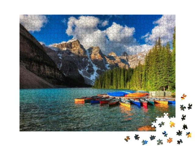 Puzzle 1000 Teile „Kanus auf dem Moraine-See, Banff-Nationalpark in den Rocky Mountains, Alberta, Kanada.“