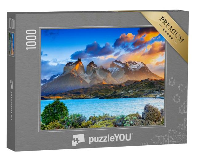 Puzzle 1000 Teile „Sonnenaufgang am Pehoe See im Torres Del Paine Nationalpark, Chile“