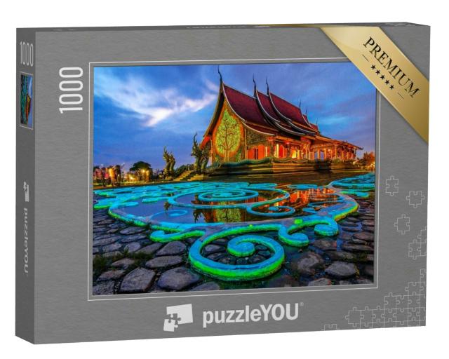 Puzzle 1000 Teile „Thailändischer Tempel: Sirindhorn Wararam Phu Prao am Abend“