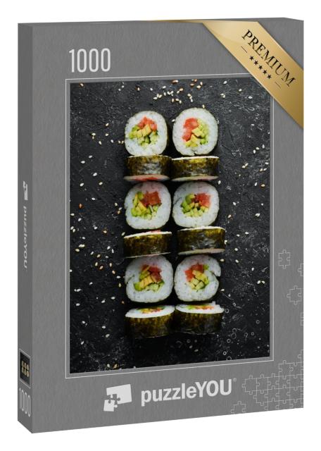 Puzzle 1000 Teile „Hausgemachtes vegetarisches Sushi mit Avocado und Tomaten“