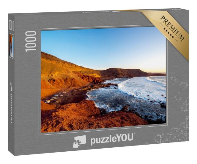 Puzzle 1000 Teile „Bucht El Golfo mit Fischerbooten bei Sonnenuntergang, Lanzarote, Spanien“