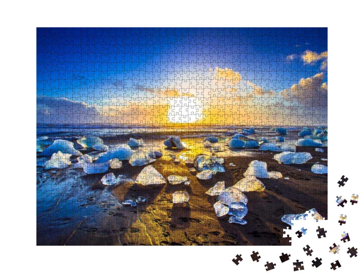 Puzzle 1000 Teile „Eisfelsen mit schwarzem Sandstrand am Jokulsarlon-Strand, Island“