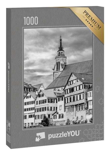 Puzzle 1000 Teile „Stiftskirche St. Georg in der Altstadt von Tübingen, schwarz-weiß“