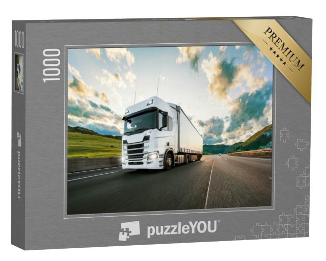 Puzzle 1000 Teile „LKW mit Container auf der Autobahn, bewölkter Himmel“