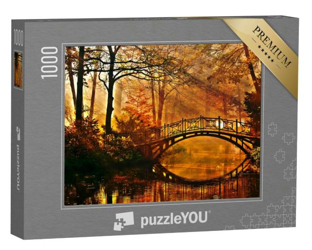 Puzzle 1000 Teile „Alte Brücke im herbstlich nebligen Park“