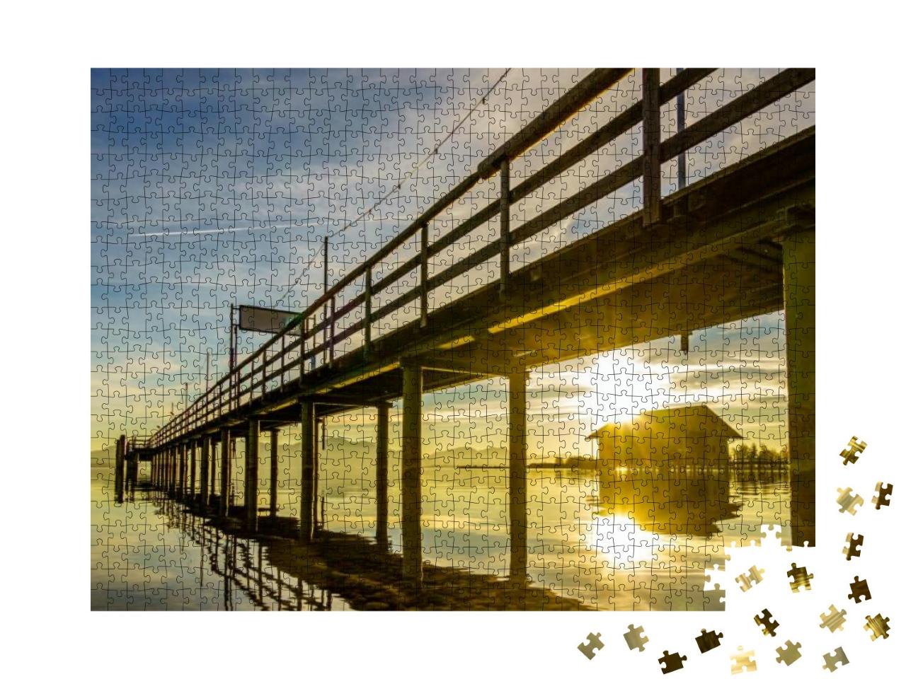 Puzzle 1000 Teile „Steg am Chiemsee im ruhigen Abendlicht“