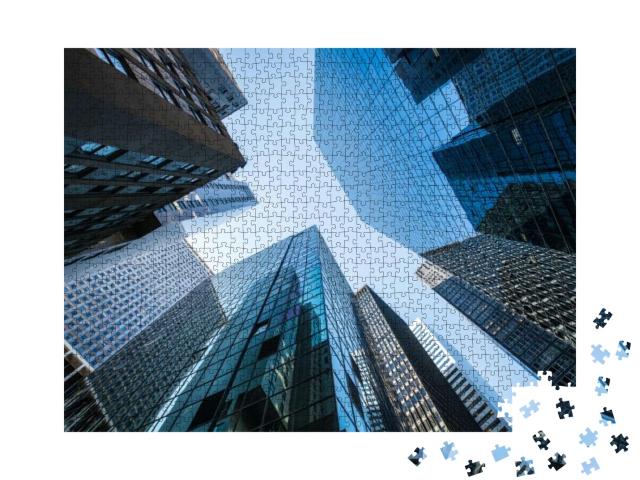 Puzzle 1000 Teile „Moderne Bürogebäude im Finanzdistrikt aus der Froschperspektive“