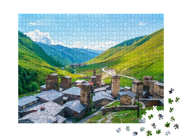 Puzzle 1000 Teile „Malerisches Dorf Ushguli am Fuße des Mount. Shkhara, Georgien“