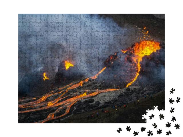 Puzzle 1000 Teile „Kleiner Vulkanausbruch im Fagradalsfjall, Südwestisland, im März 2021“