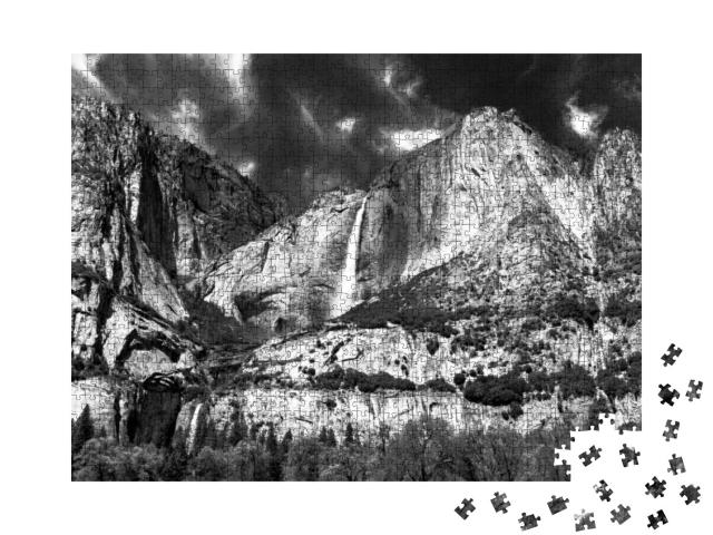 Puzzle 1000 Teile „Oberer und unterer Yosemite-Wasserfall im Yosemite-Nationalpark in Schwarz-Weiß“
