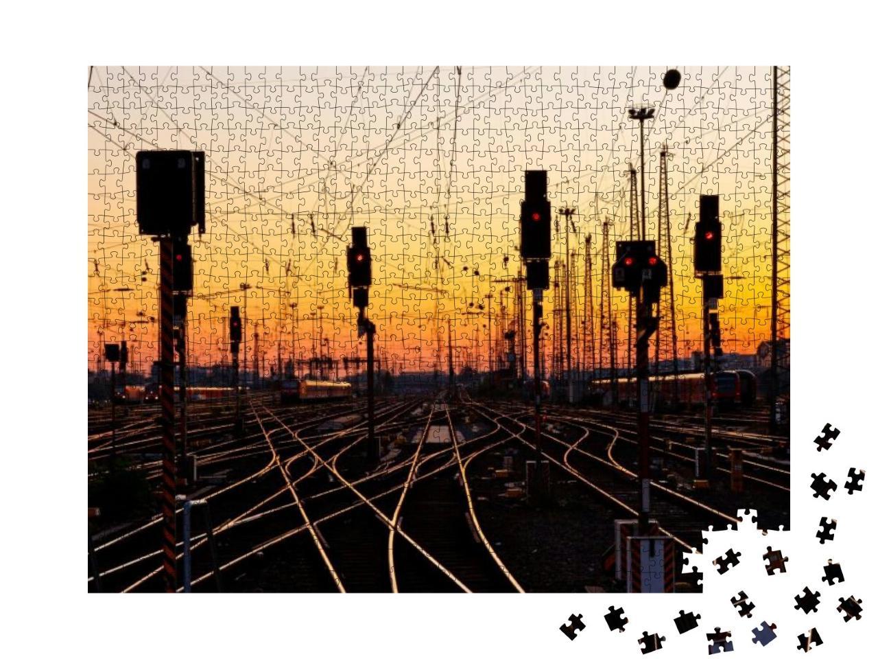 Puzzle 1000 Teile „Eisenbahnschienen in einem großen Bahnhof bei Sonnenuntergang“
