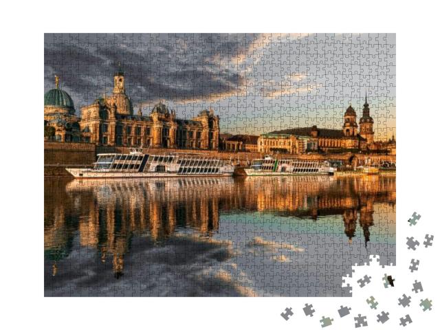 Puzzle 1000 Teile „Dresdner Stadtsilhouette an der Elbe und Augustusbrücke bei Sonnenuntergang“