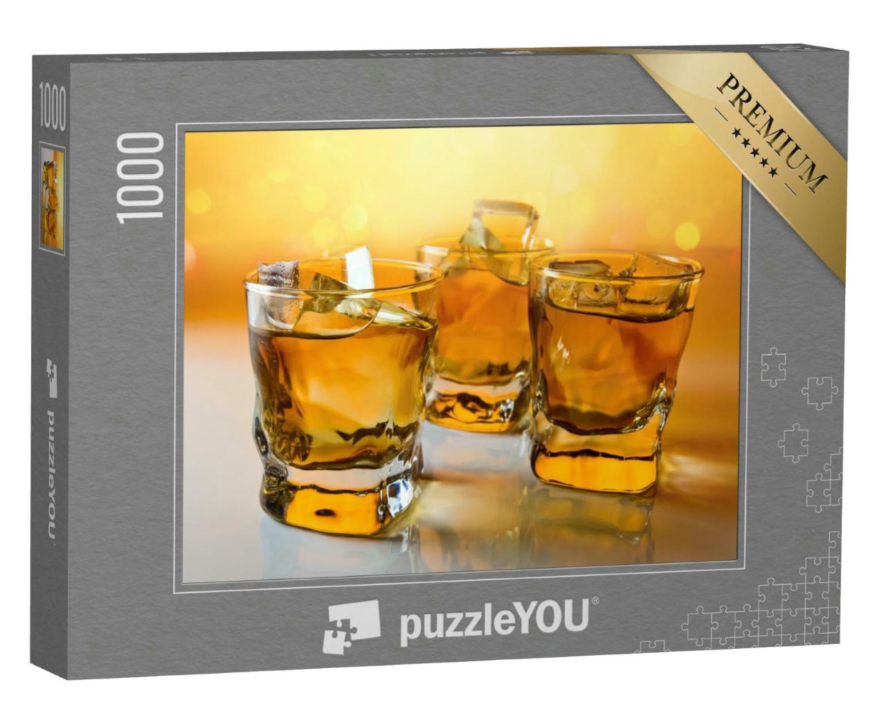 Puzzle 1000 Teile „Drei Gläser Whisky mit Eis, verschwommener Hintergrund“