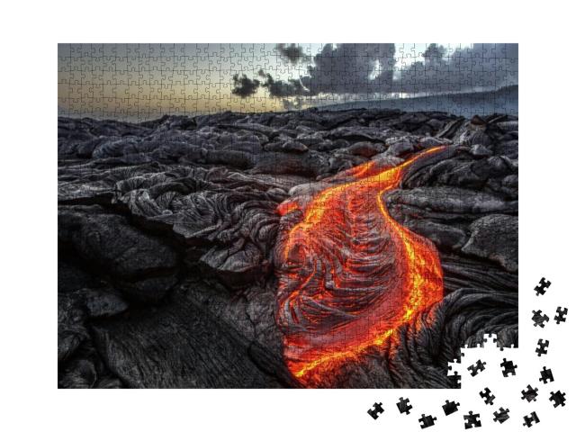 Puzzle 1000 Teile „Orangene geschmolzene Lava fließt auf grauen Lavafeldern auf Hawaii“